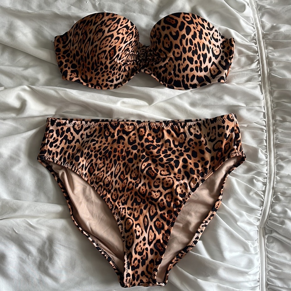 Victoria’s Secret leopard bikini - Picture 2 of 6